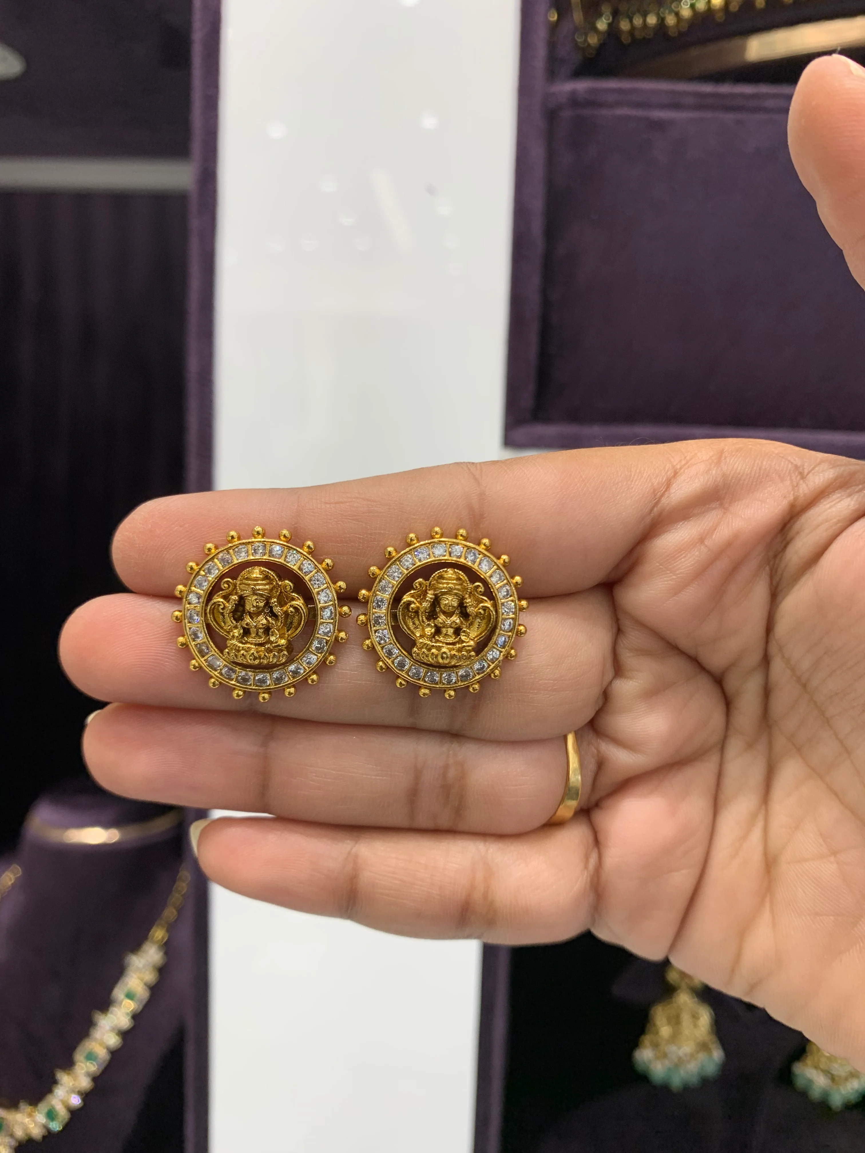 6 in 1 Nakshi Studs - Image 4