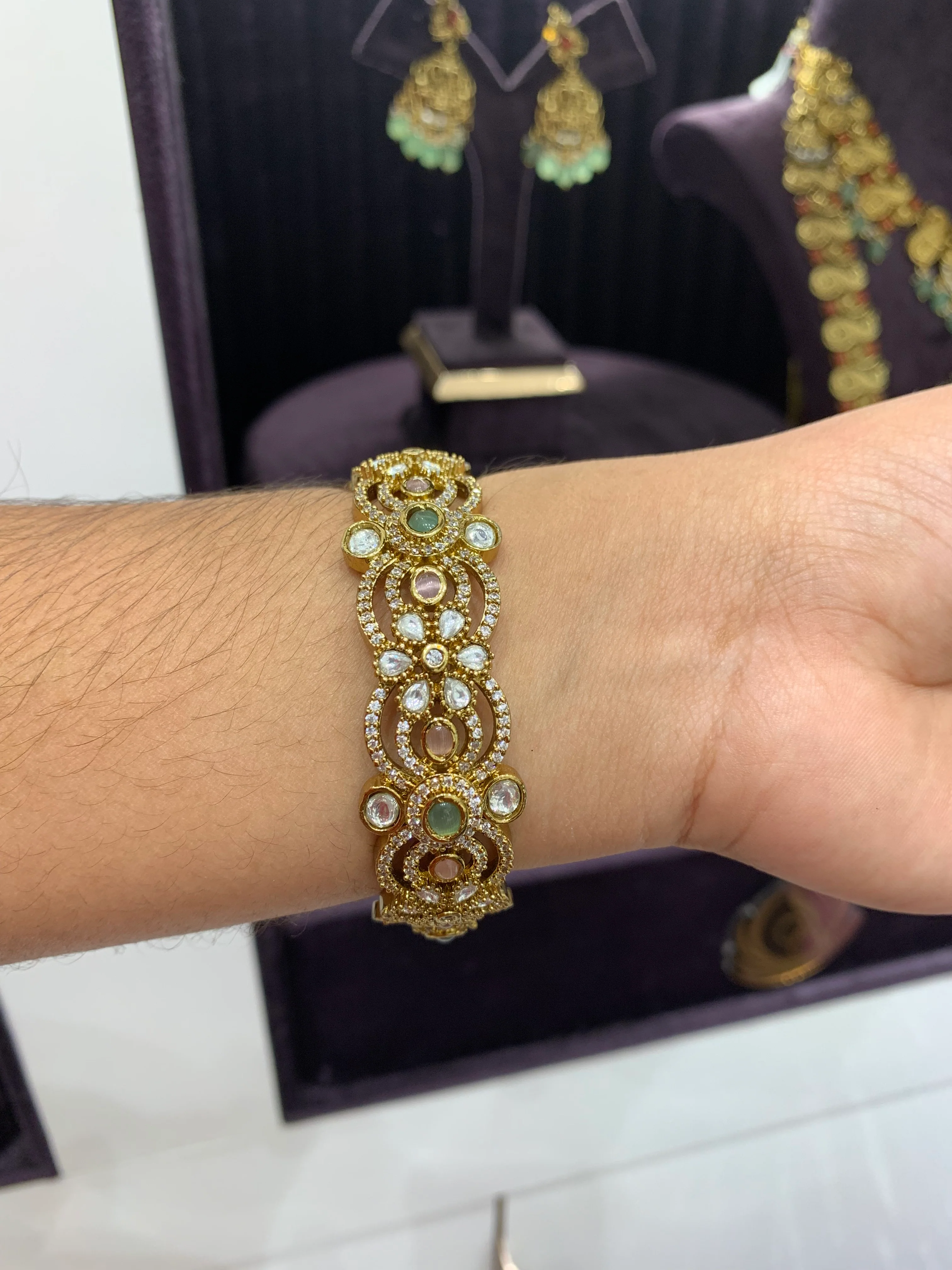 Beautiful bangle (single)only 2.6 size available - Image 2