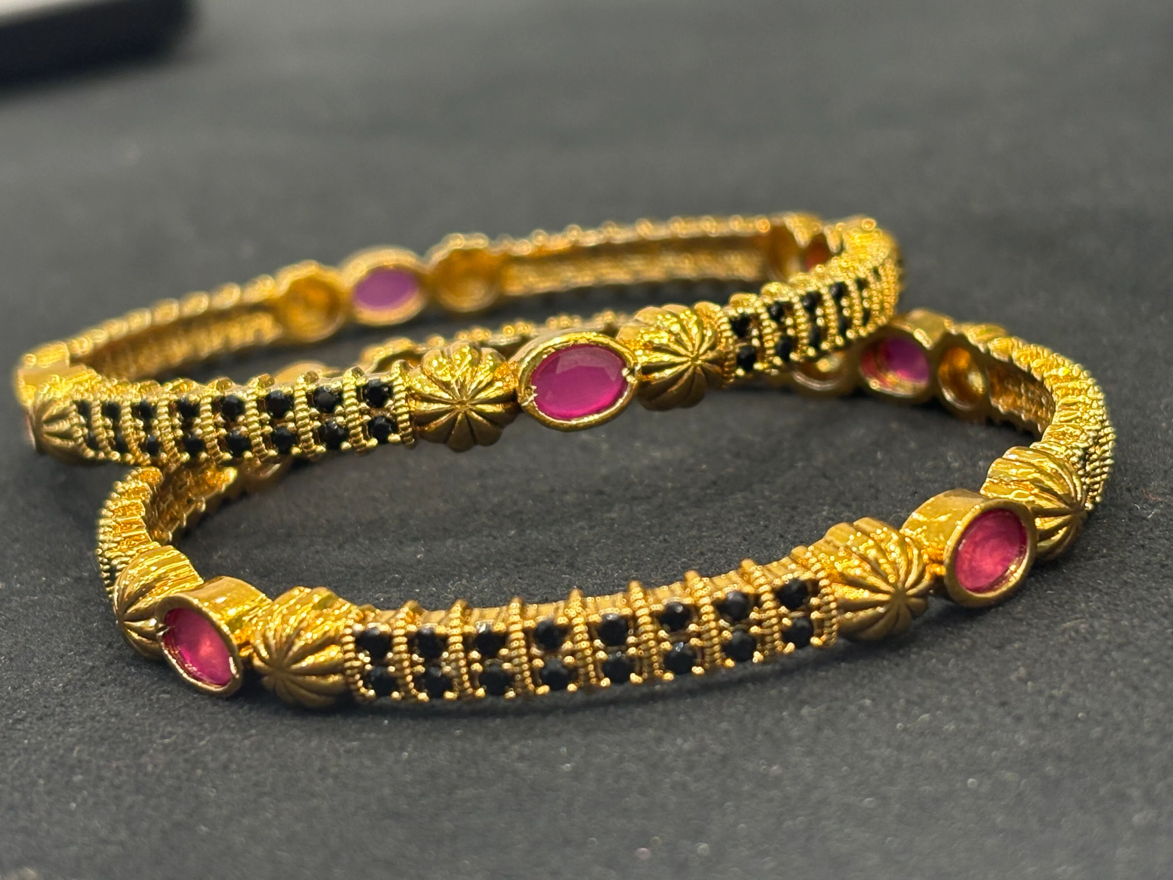 Beautiful black bangles - Image 2