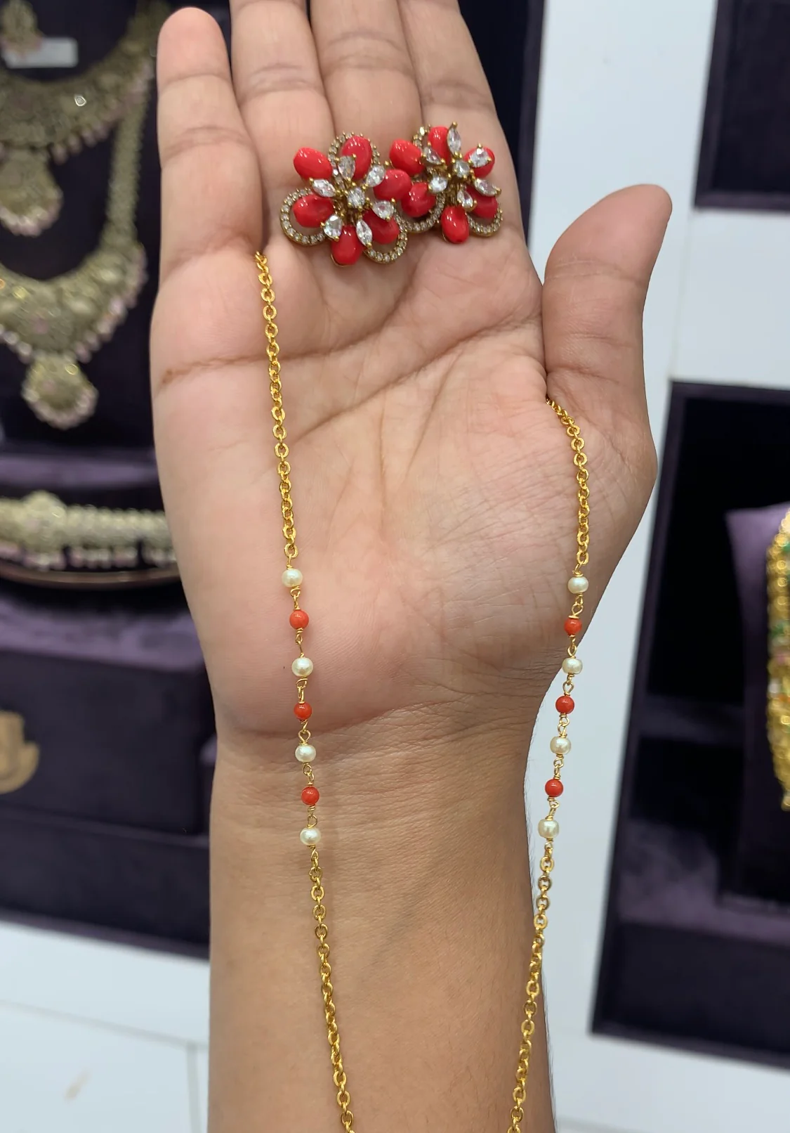 Beautiful coral locket set with chain - Image 3