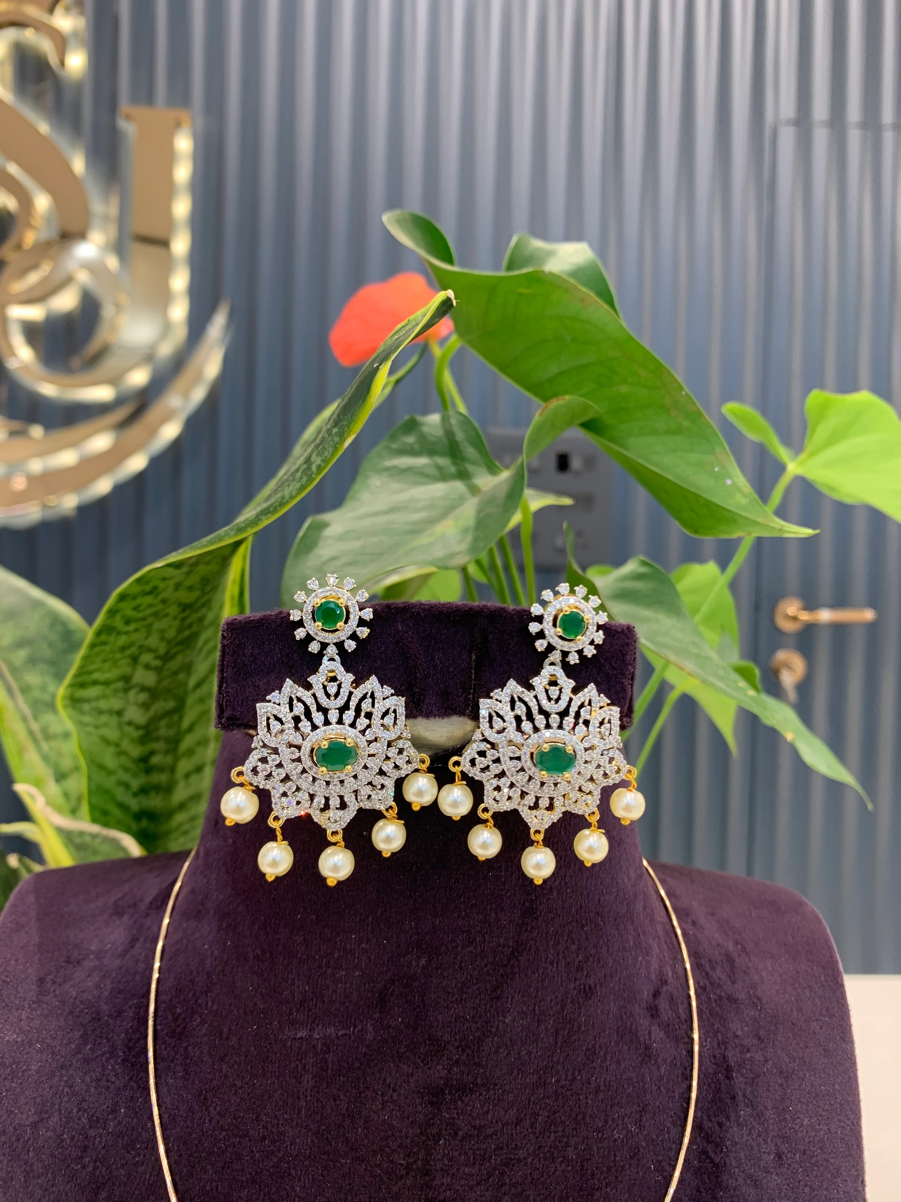 Beautiful detachable pendant with trendy hasli - Image 3