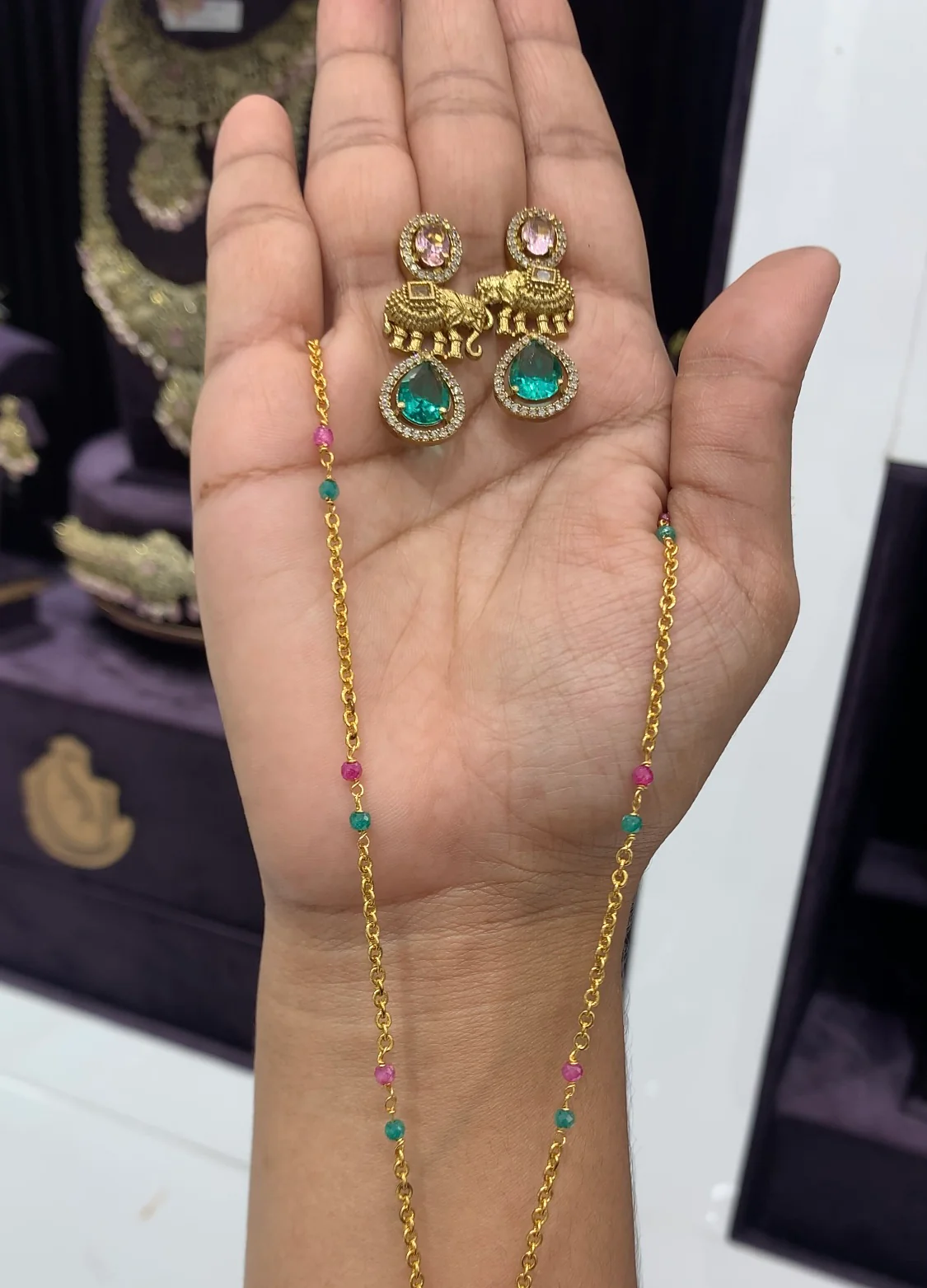 Beautiful Elephant locket set with chain - Image 3