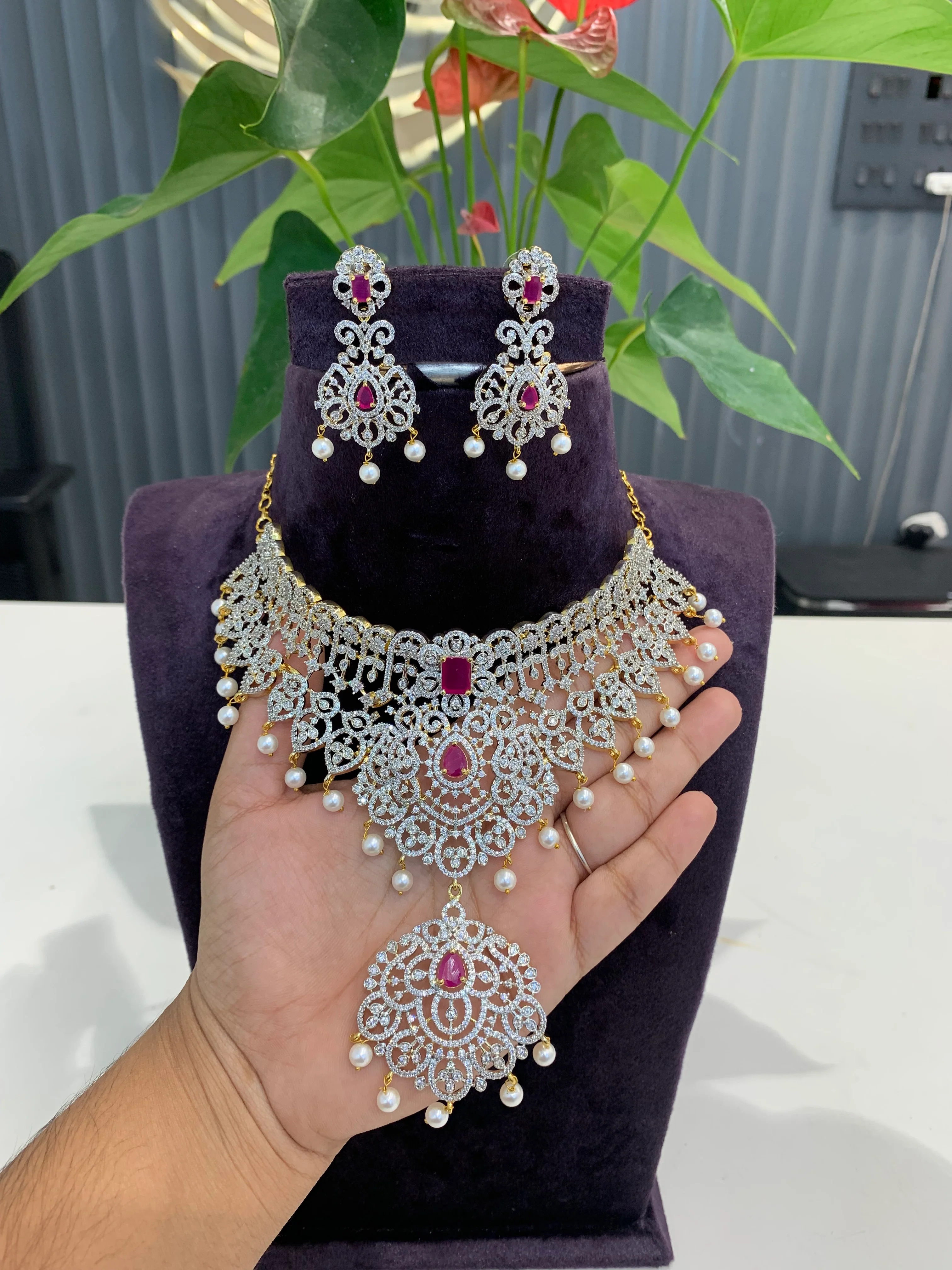 Beautiful GJ polish chocker - Image 3