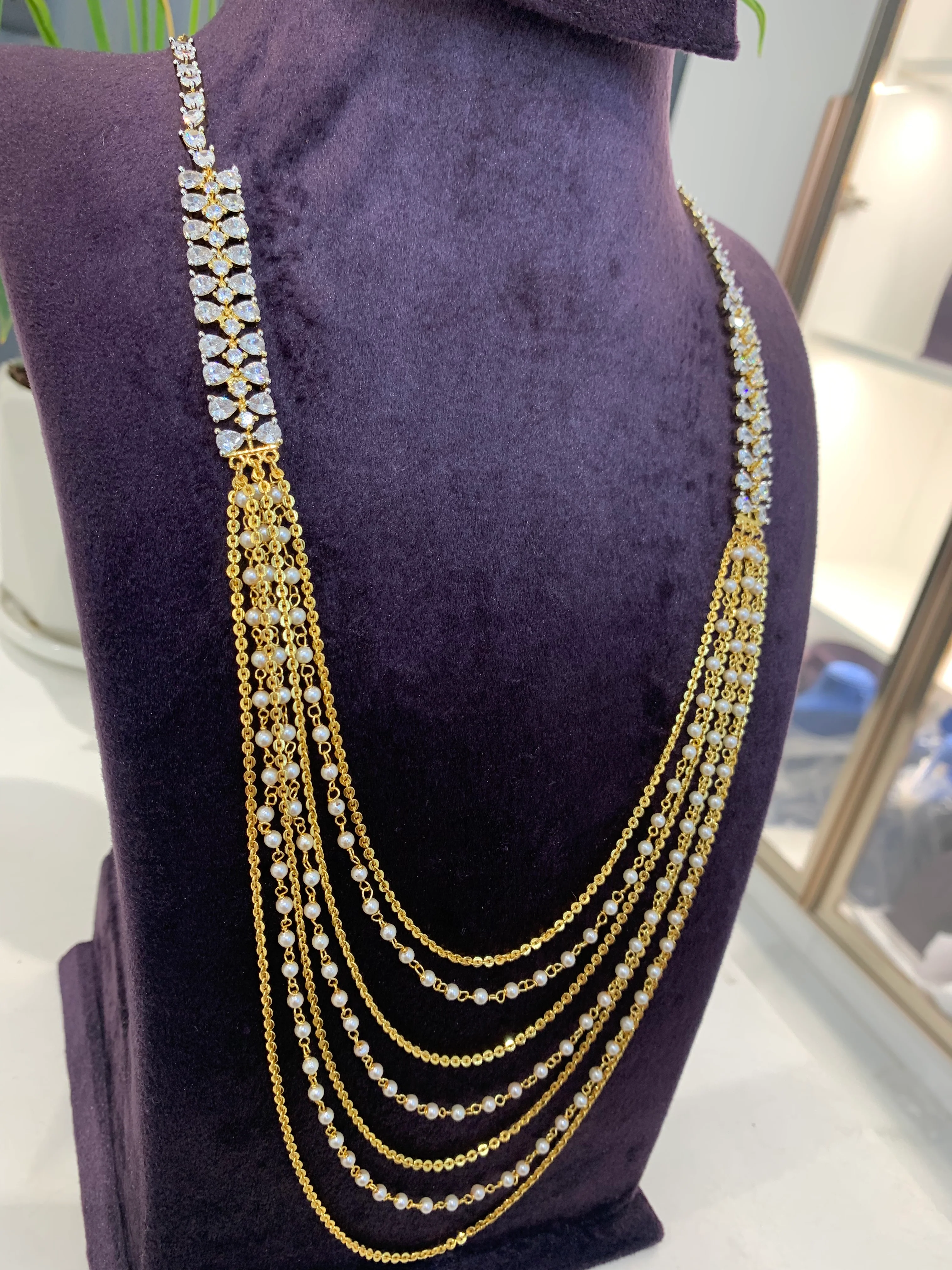 Beautiful Gj side locket with Chandraharam and pearl roll - Image 2