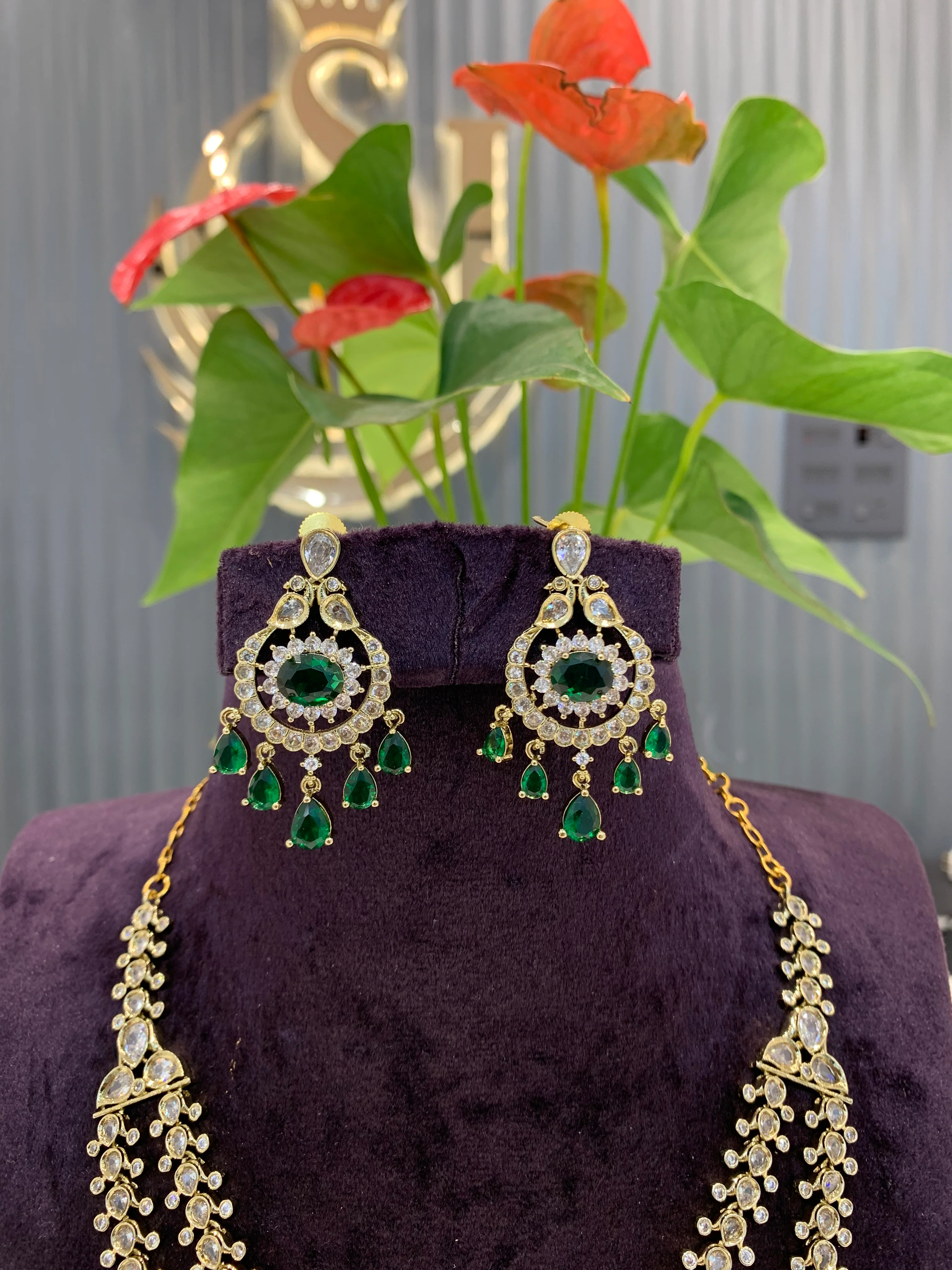 Beautiful green stone necklace - Image 2