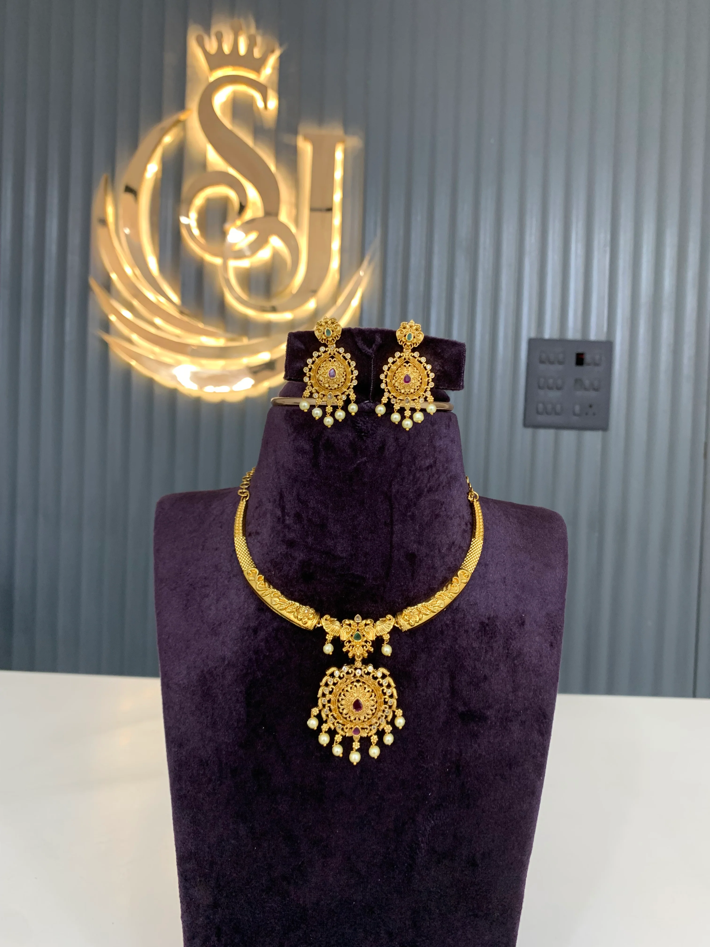 Beautiful Kanti necklace