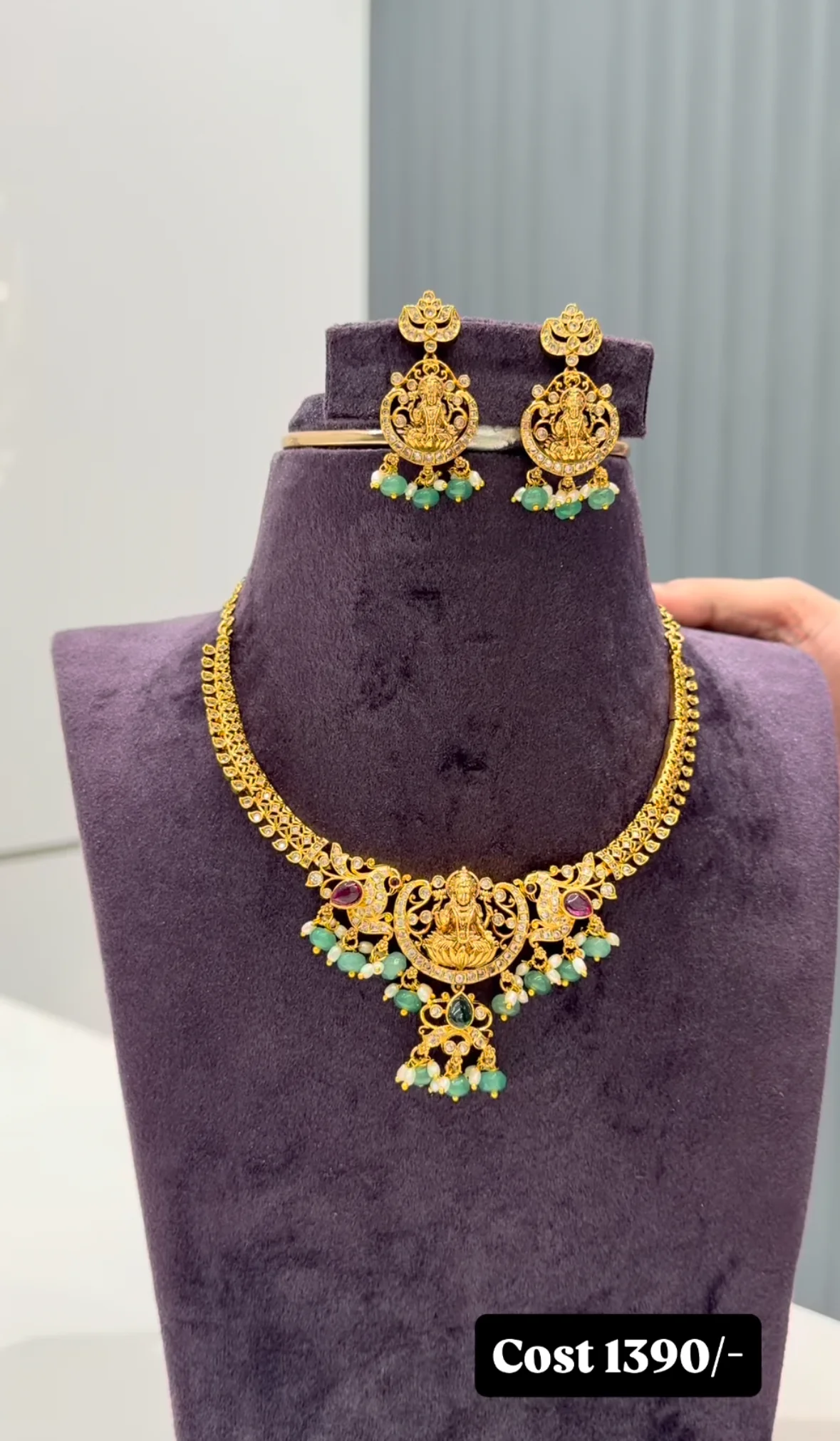 Beautiful kanti necklace