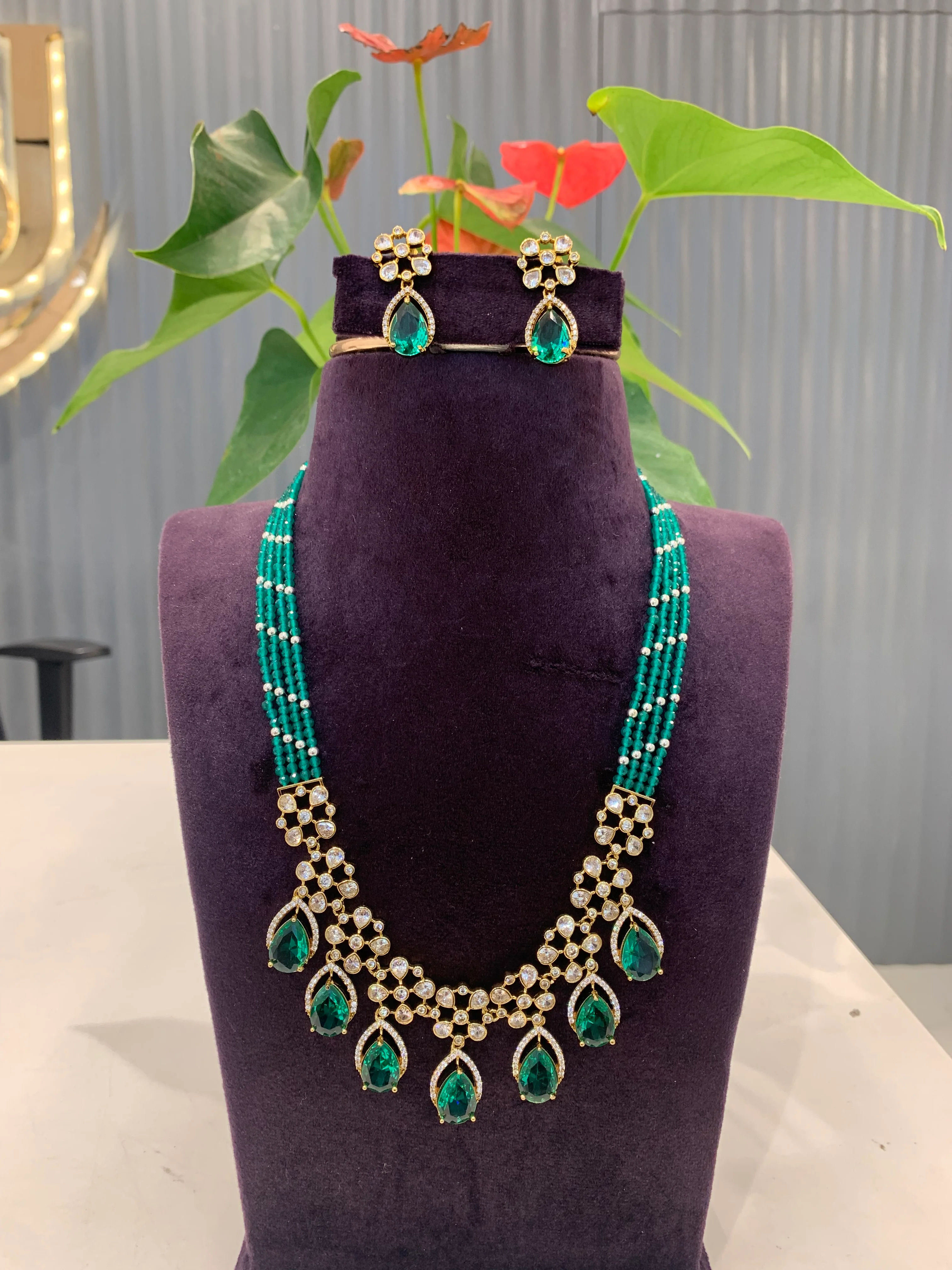 Beautiful Locket set with Premium crystals Danda