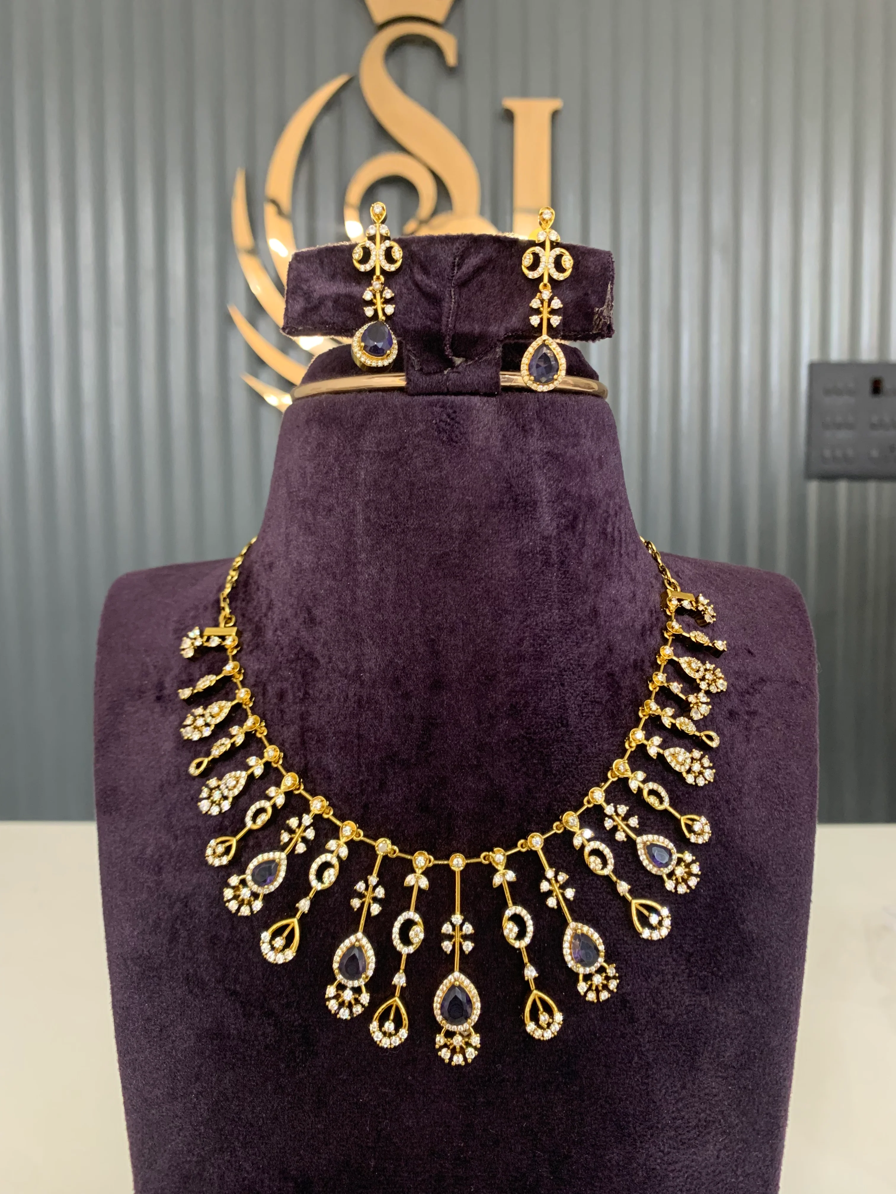 Beautiful mehandi polish necklace - Image 2