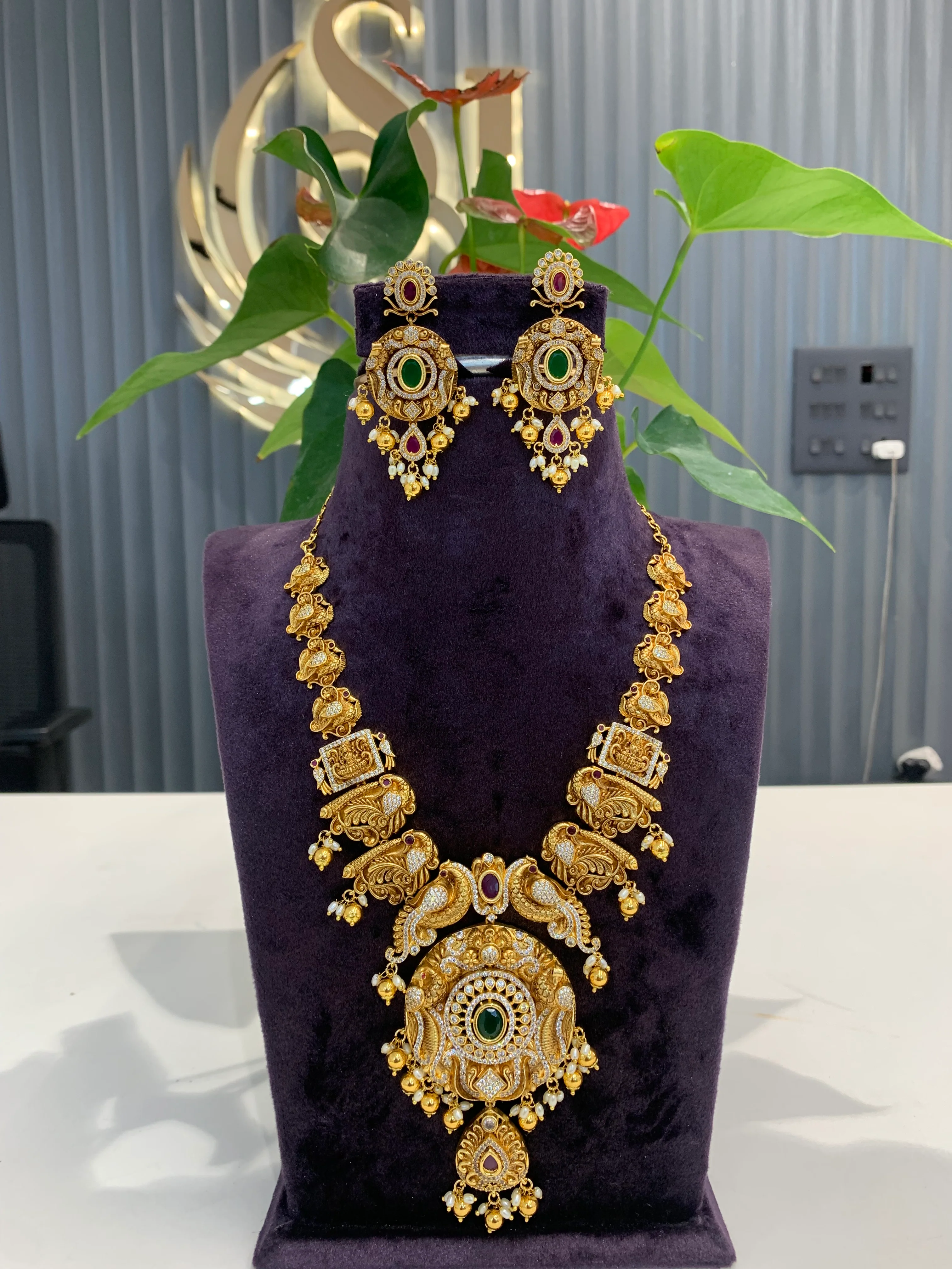 Beautiful nakshi necklace