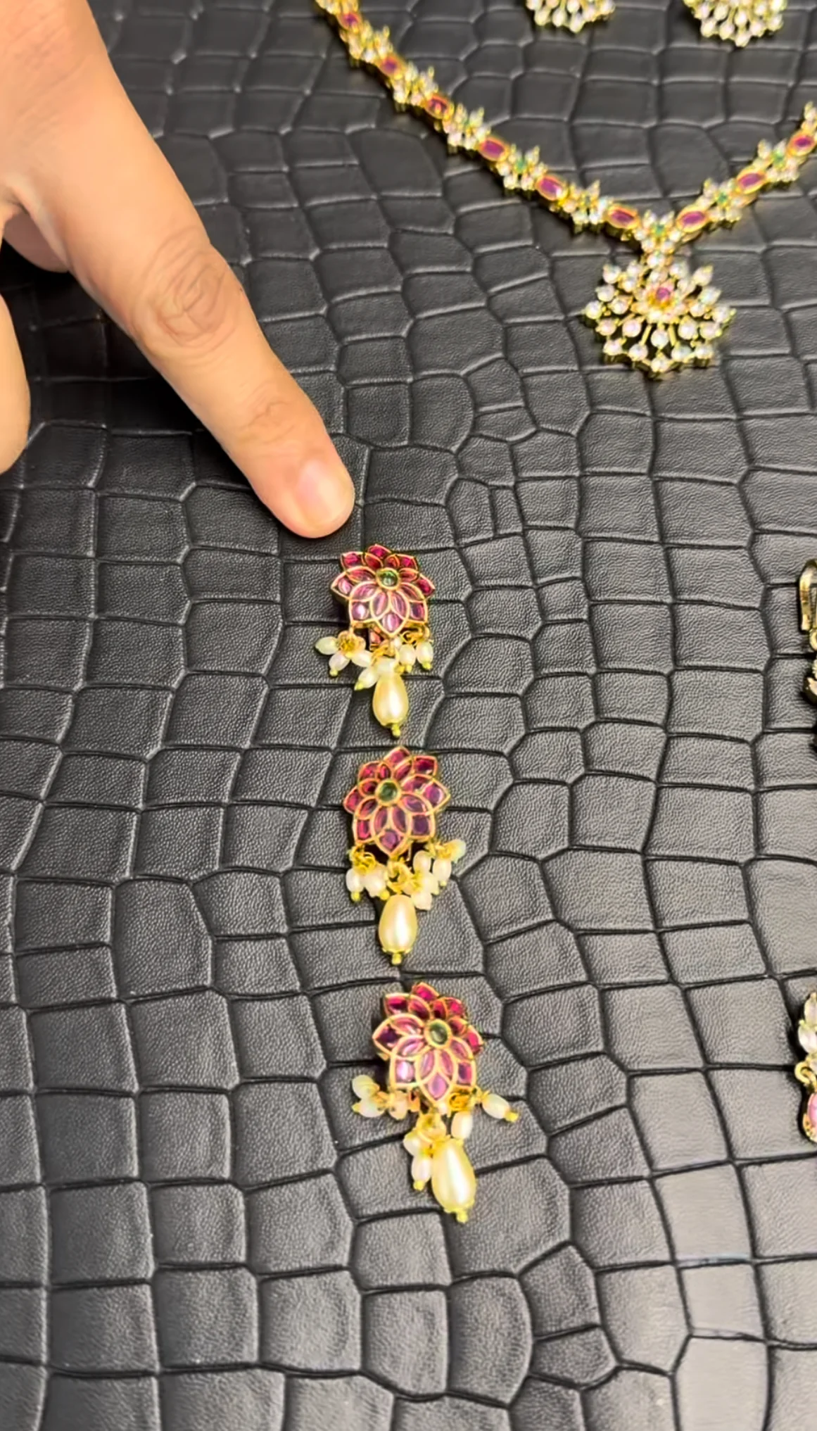 Beautiful pink combo set (offer price mentioned)(simple set +bracelet+tikka+earrings +kada+hairpins+bangles+black beads+simple neckset ) - Image 6