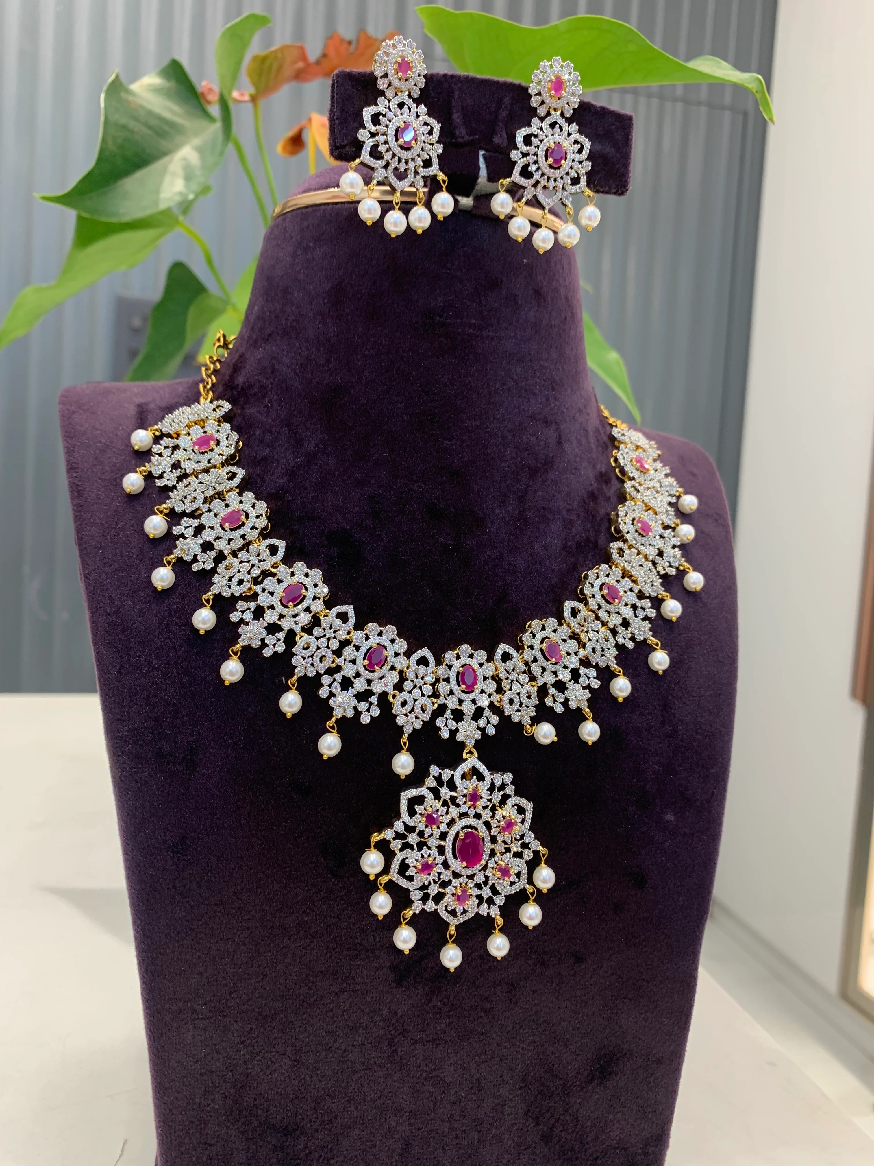 Beautiful pink stone GJ necklace - Image 3