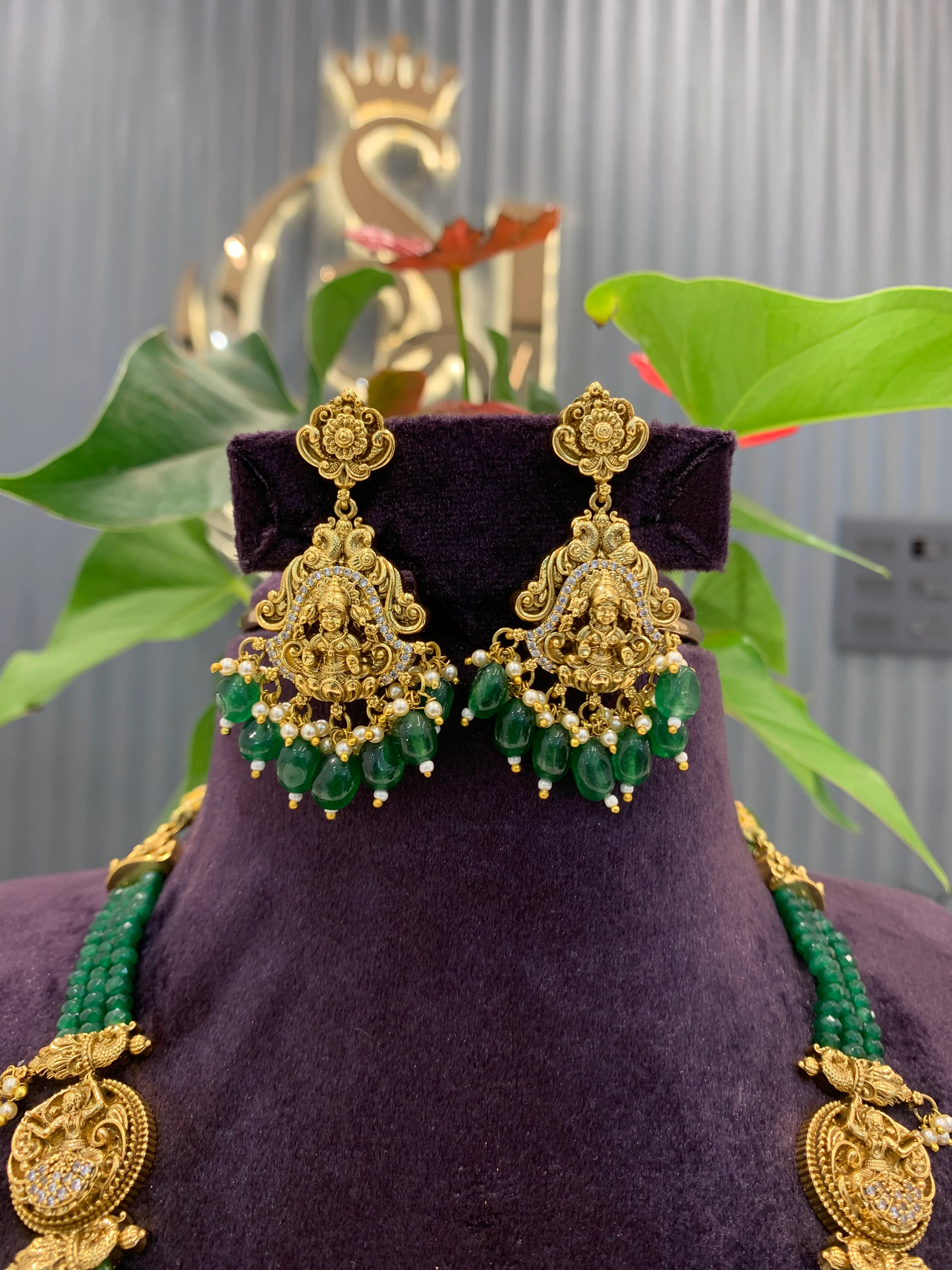 Beautiful premium nakshi 3D locket with customised beads - Image 4