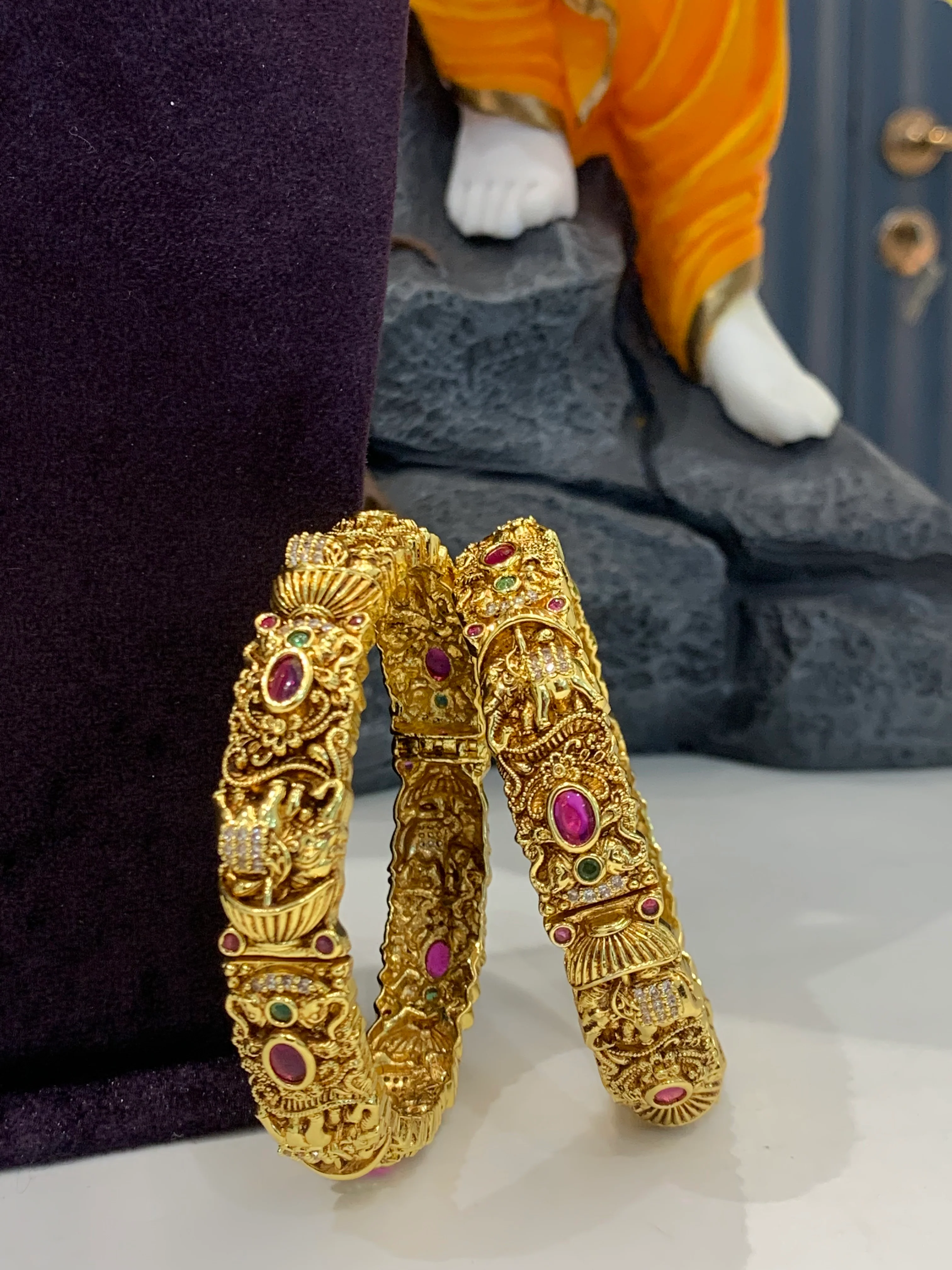 Beautiful single openable bangle