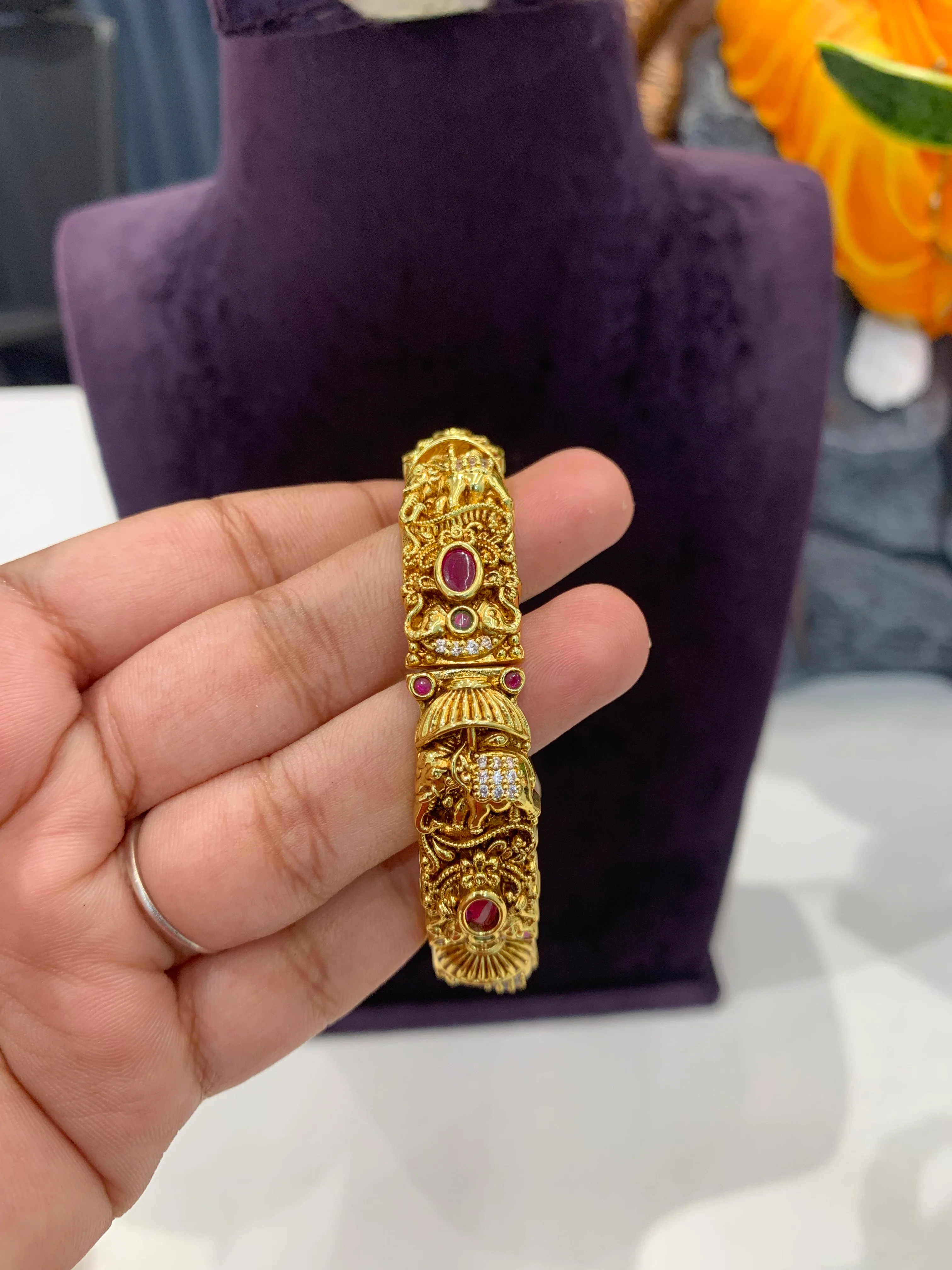 Beautiful single openable bangle - Image 3