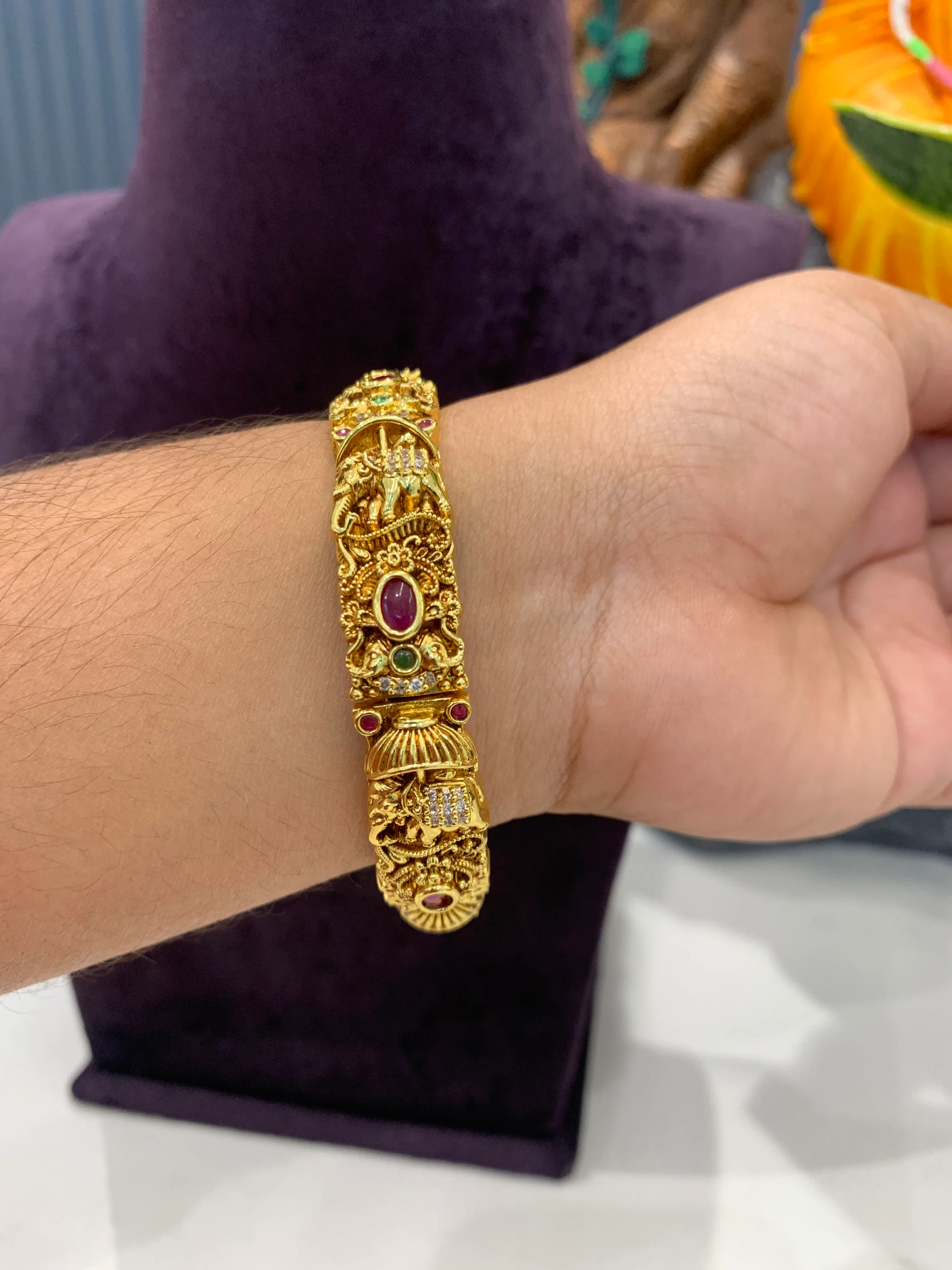 Beautiful single openable bangle - Image 4