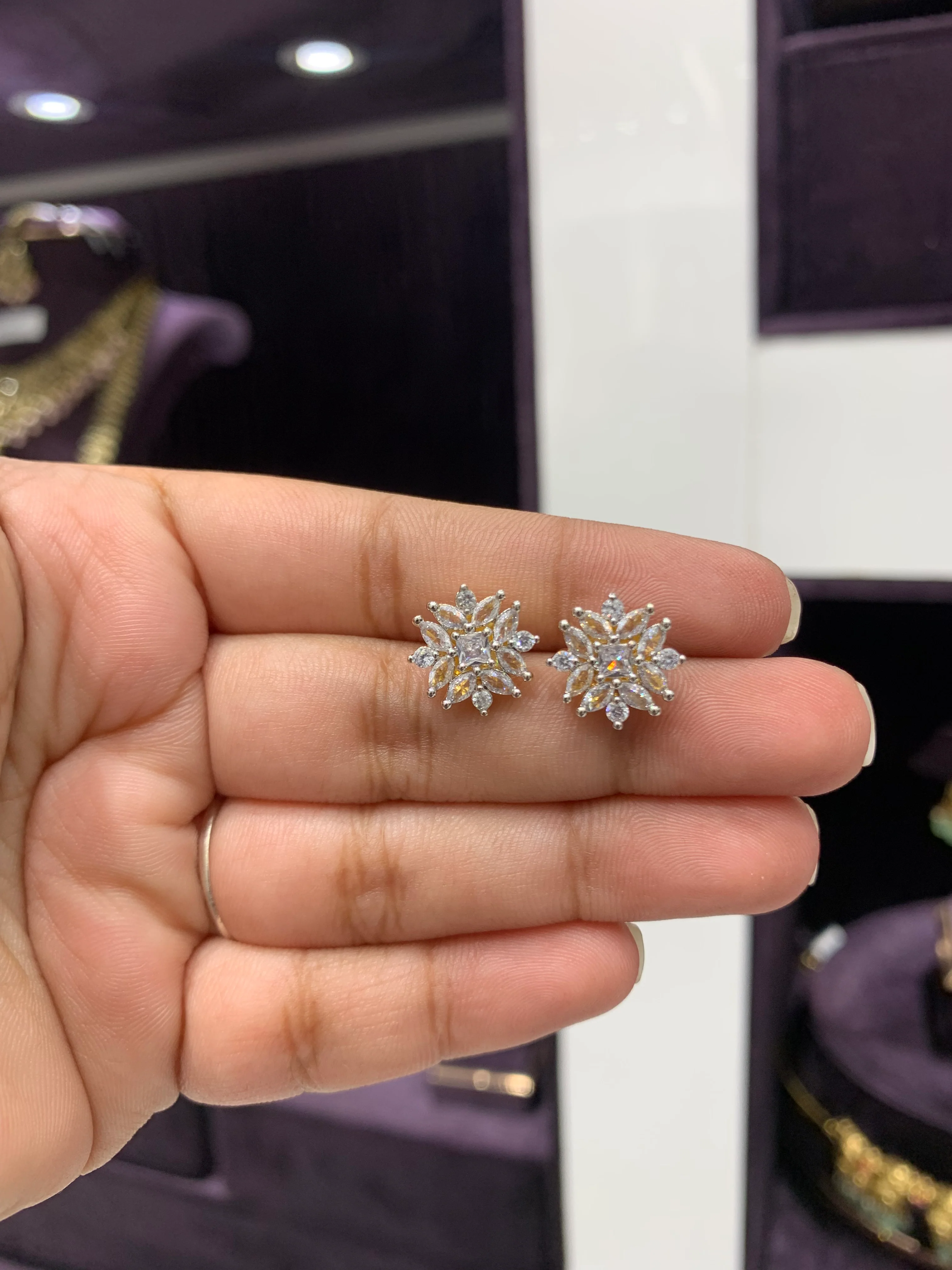 Beautiful studs - Image 2
