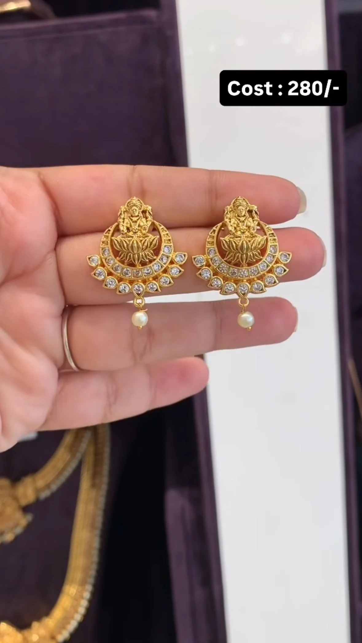 Beautiful studs - Image 2