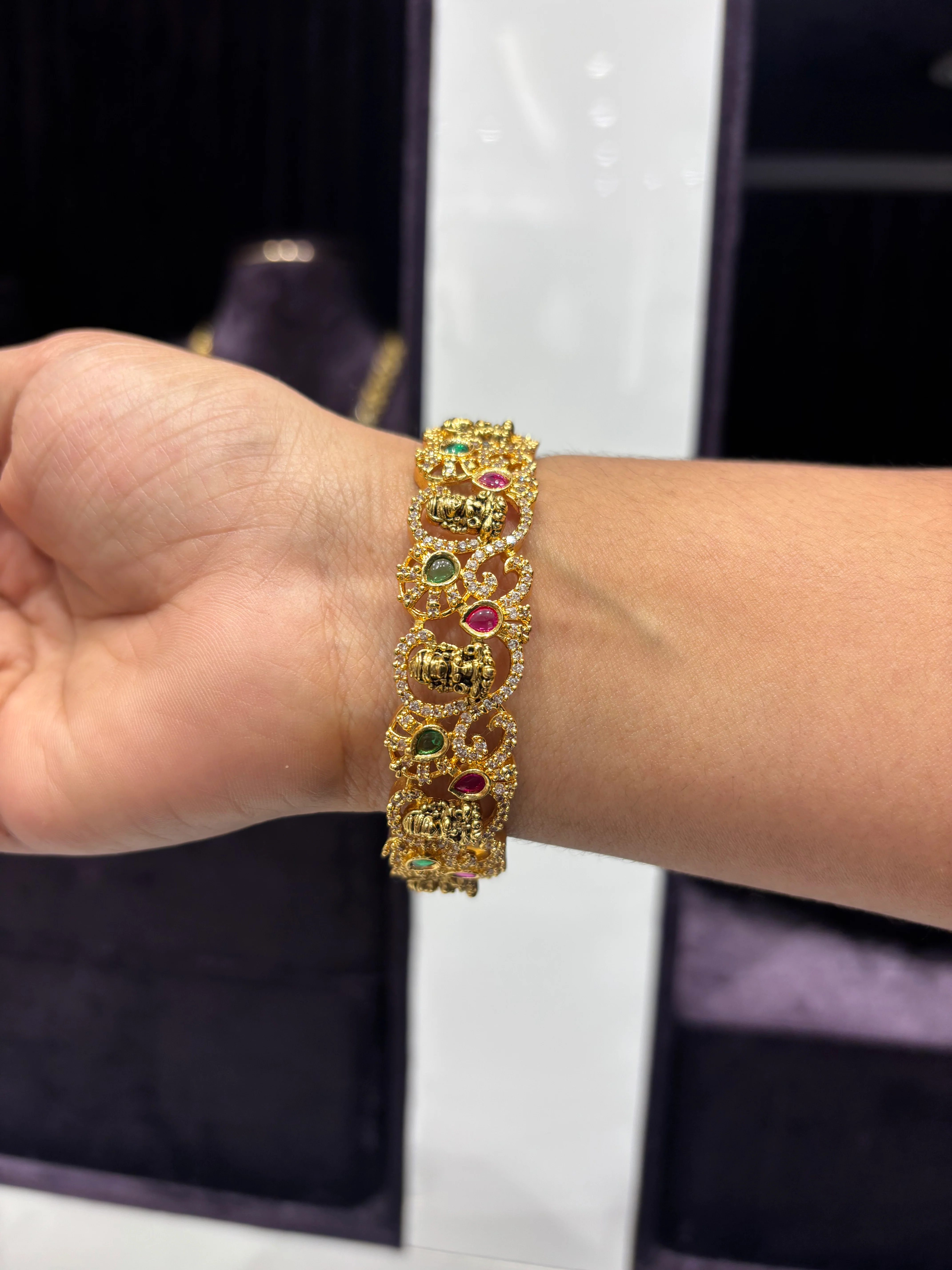CZ stone bangle (Single)